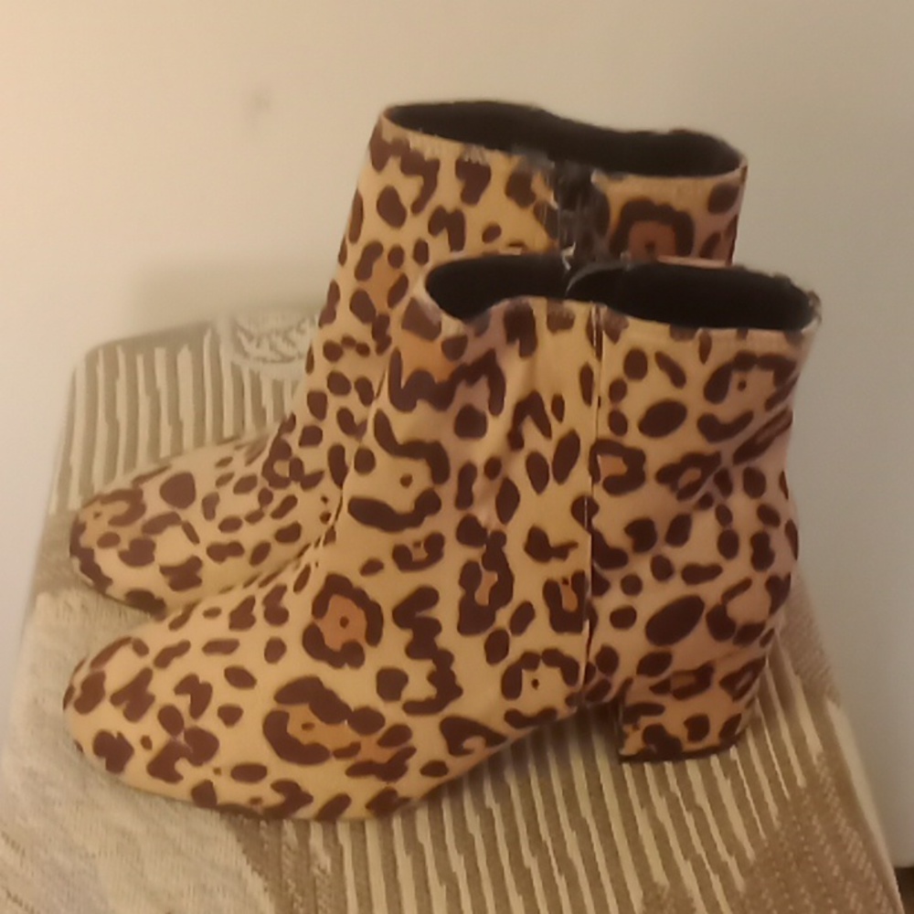 Nwot Time And Tru Animal Print Booties Sz 10
